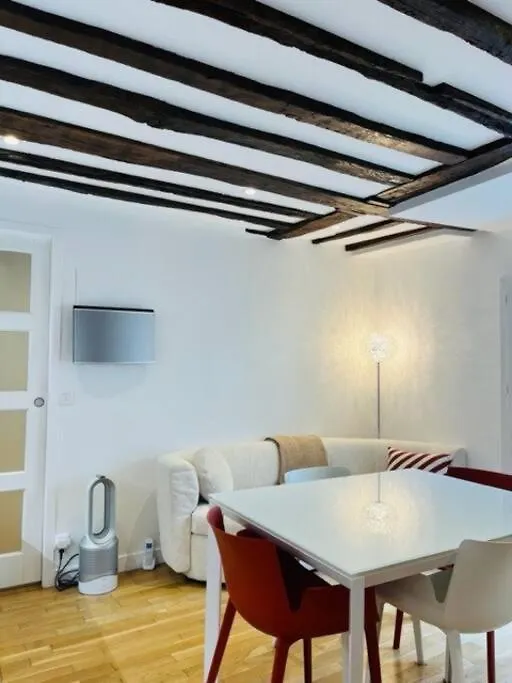 Enjoy Paris Apartment 0*,