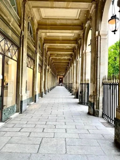 Enjoy Paris Apartment 0*,
